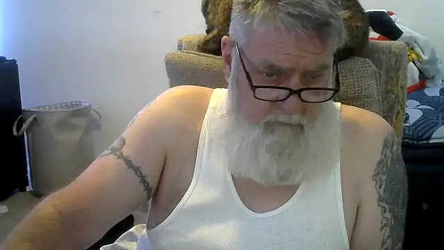 Snapshot of viejo_oso chatting on August 2026 06:18:01 PM viejo oso online show from August 2026 06:18:01 PM