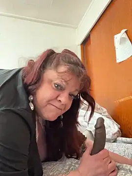 Snapshot of Luciouslouise72@xh chatting on September 2025 10:21:02 PM Luciouslouise72xh online show from September 2025 10:21:02 PM