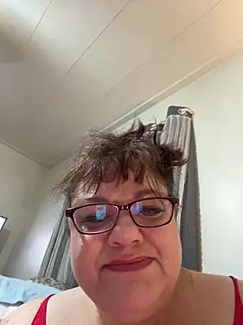 Snapshot of Luciouslouise72@xh chatting on November 2025 12:16:01 PM Luciouslouise72xh online show from November 2025 12:16:01 PM