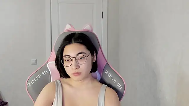  hannah baker online show from March 2025 05:36:01 AM