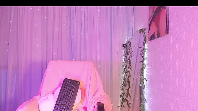 Snapshot of NattSumi chatting on January 2025 11:44:02 PM NattSumi online show from January 2025 11:44:02 PM