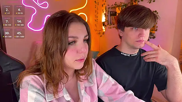 Snapshot of RobertAndLinela chatting on November 2025 03:58:02 PM RobertAndLinela online show from November 2025 03:58:02 PM