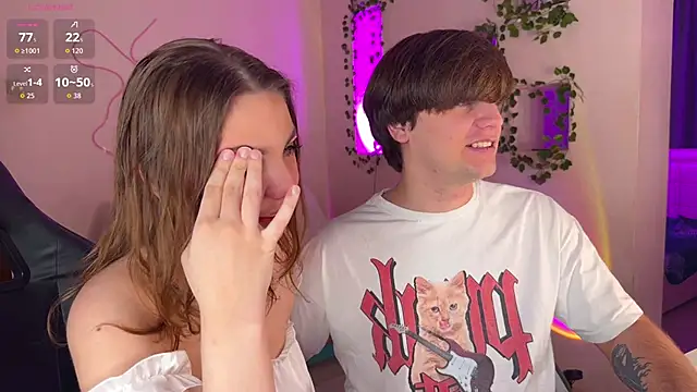 Snapshot of RobertAndLinela chatting on November 2025 01:19:02 AM RobertAndLinela online show from November 2025 01:19:02 AM