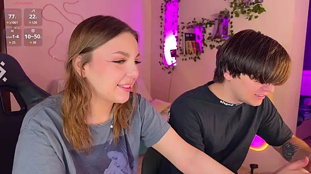 Snapshot of RobertAndLinela chatting on November 2025 02:36:01 AM RobertAndLinela online show from November 2025 02:36:01 AM