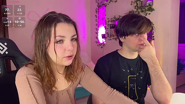 Snapshot of RobertAndLinela chatting on December 2025 02:10:02 AM RobertAndLinela online show from December 2025 02:10:02 AM