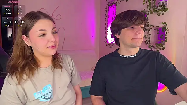 Snapshot of RobertAndLinela chatting on December 2025 06:00:01 AM RobertAndLinela online show from December 2025 06:00:01 AM