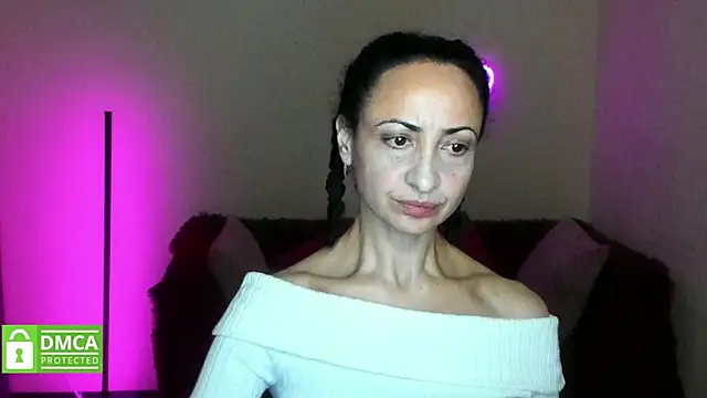 Arianasweety23 online show from October 2025 06:32:01 PM