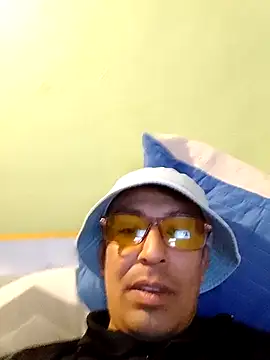 zeus2630 online show from December 2025 01:32:01 AM