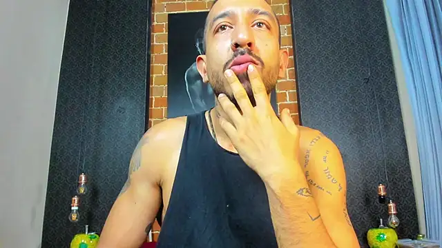 Snapshot of AntonAndSofii chatting on January 2025 03:22:02 AM AntonAndSofii online show from January 2025 03:22:02 AM