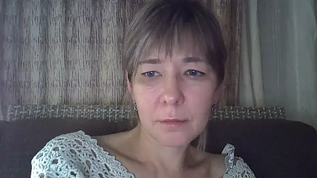 Snapshot of EllaJohnsonX chatting on January 2025 03:20:01 AM EllaJohnsonX online show from January 2025 03:20:01 AM