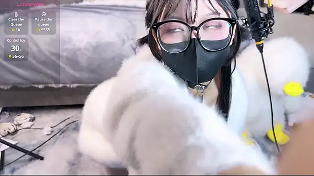 Snapshot of Yu_UwU_ chatting on January 2025 02:42:01 PM Yu UwU  online show from January 2025 02:42:01 PM