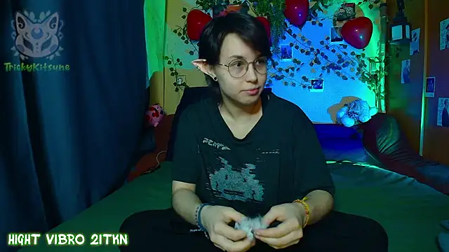 TrickyKitsune online show from March 2026 03:38:01 PM