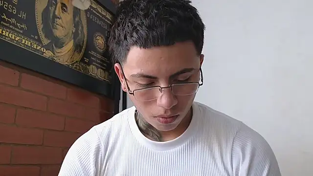 Snapshot of Thiago_x_Sahara chatting on January 2025 03:39:02 PM Thiago x Sahara online show from January 2025 03:39:02 PM