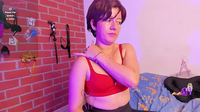Laura hellss online show from January 2025 01:21:02 AM