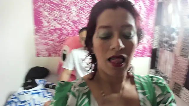Laura hellss online show from October 2025 10:32:02 PM