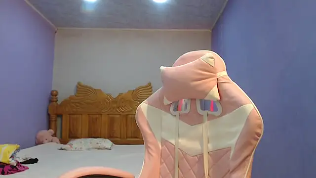 Coral0403 online show from September 2025 05:45:02 PM