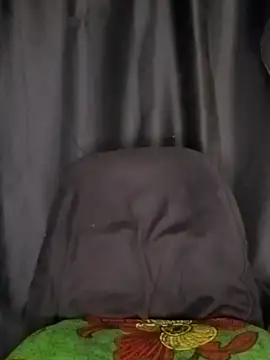 Snapshot of Queen-BD chatting on October 2025 11:36:01 PM Queen-BD online show from October 2025 11:36:01 PM