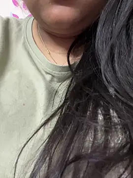 queen pari online show from December 2025 07:18:01 PM