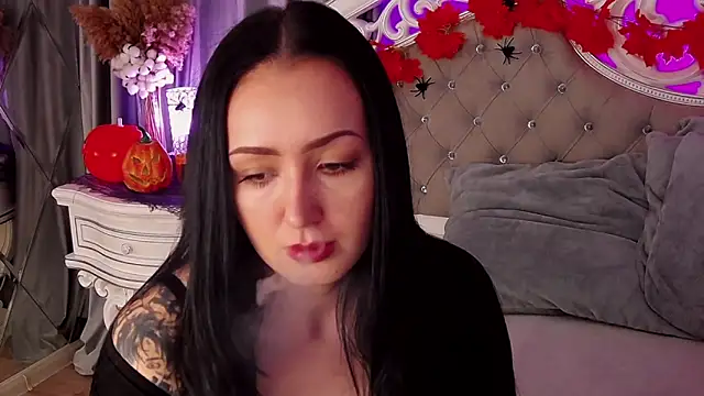 KimKhallifa online show from November 2025 05:28:02 AM