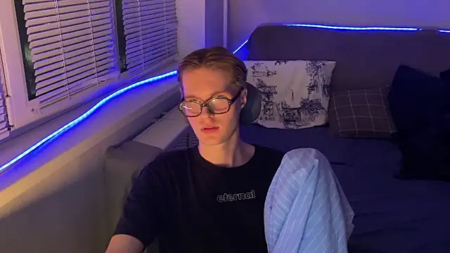 Leonnextdoor online show from January 2026 05:15:02 PM