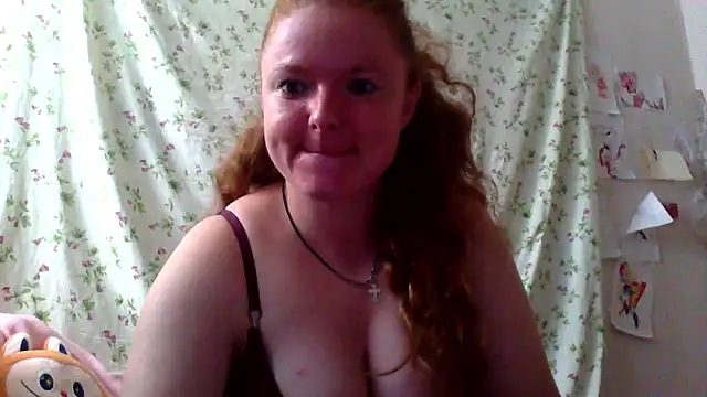 Snapshot of Rae_Jeannie chatting on June 2026 07:33:01 AM Rae Jeannie online show from June 2026 07:33:01 AM