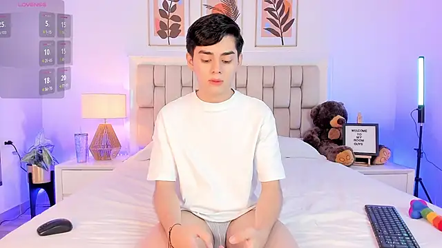 Snapshot of Maxi_little chatting on September 2025 05:58:02 PM Maxi little online show from September 2025 05:58:02 PM