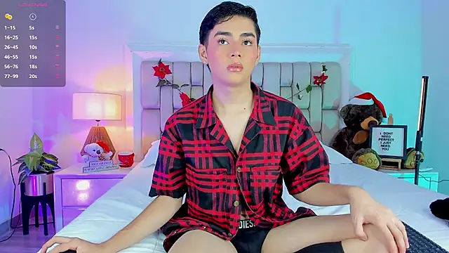 Snapshot of Maxi_little chatting on December 2025 08:59:01 PM Maxi little online show from December 2025 08:59:01 PM