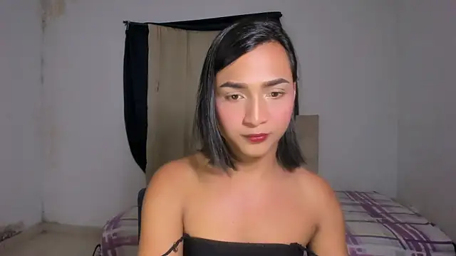 Snapshot of Miss_noah18 chatting on December 2024 08:47:01 PM Miss noah18 online show from December 2024 08:47:01 PM