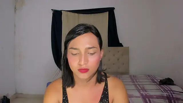 Snapshot of Miss_noah18 chatting on January 2025 03:48:01 AM Miss noah18 online show from January 2025 03:48:01 AM