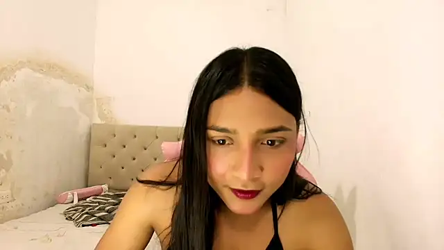 Snapshot of Miss_noah18 chatting on April 2026 09:56:02 PM Miss noah18 online show from April 2026 09:56:02 PM