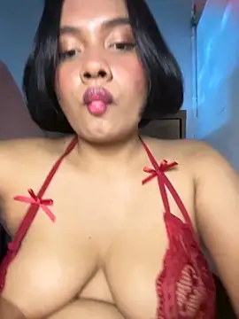 Snapshot of Ninabrunette18 chatting on October 2025 02:06:02 AM Ninabrunette18 online show from October 2025 02:06:02 AM