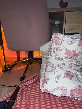 Snapshot of Ninabrunette18 chatting on November 2025 03:05:01 AM Ninabrunette18 online show from November 2025 03:05:01 AM