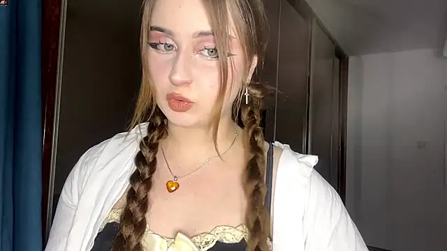 SelinaHope18 online show from January 2025 09:30:01 PM