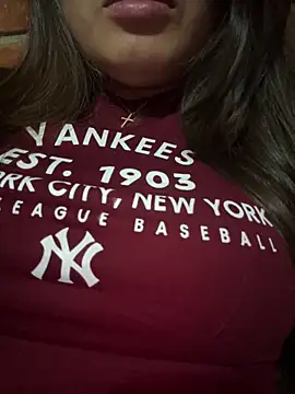 Snapshot of lunagonzales_lima_2007 chatting on October 2025 05:04:02 AM lunagonzales lima 2007 online show from October 2025 05:04:02 AM