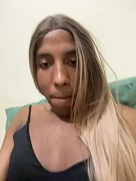 Snapshot of Celine_trans01 chatting on December 2024 02:25:02 AM Celine trans01 online show from December 2024 02:25:02 AM