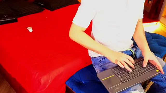 Snapshot of MarcoVitto chatting on October 2025 11:42:02 AM MarcoVitto online show from October 2025 11:42:02 AM