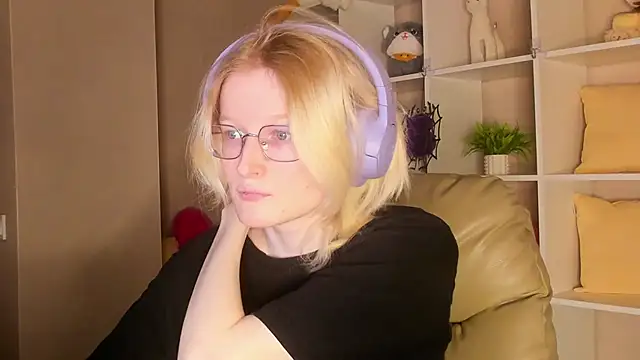 Snapshot of ElizabethHarpper chatting on November 2025 01:08:01 AM ElizabethHarpper online show from November 2025 01:08:01 AM