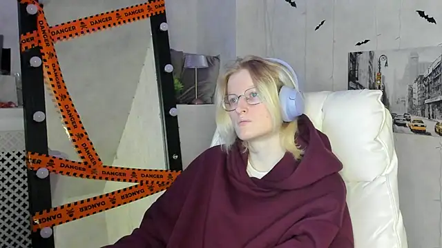 Snapshot of ElizabethHarpper chatting on November 2025 02:01:02 AM ElizabethHarpper online show from November 2025 02:01:02 AM