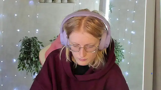 Snapshot of ElizabethHarpper chatting on November 2025 01:05:01 AM ElizabethHarpper online show from November 2025 01:05:01 AM