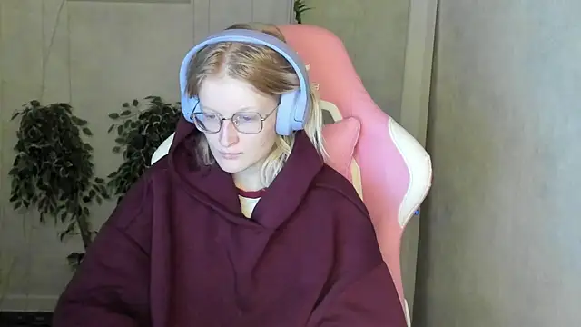 Snapshot of ElizabethHarpper chatting on November 2025 12:35:01 AM ElizabethHarpper online show from November 2025 12:35:01 AM