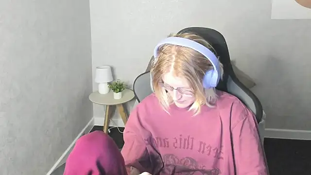 Snapshot of ElizabethHarpper chatting on December 2025 01:14:02 AM ElizabethHarpper online show from December 2025 01:14:02 AM