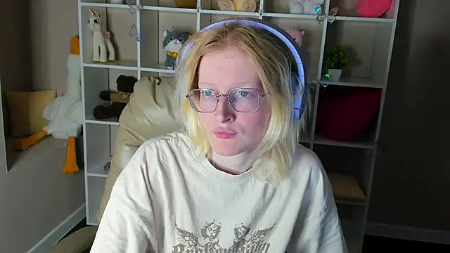 Snapshot of ElizabethHarpper chatting on December 2025 12:59:02 AM ElizabethHarpper online show from December 2025 12:59:02 AM