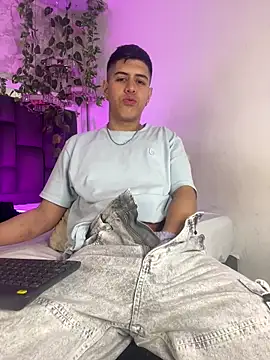 Angel Khouri online show from September 2025 04:03:01 AM