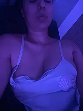 Snapshot of womantall99 chatting on October 2025 03:05:01 AM womantall99 online show from October 2025 03:05:01 AM