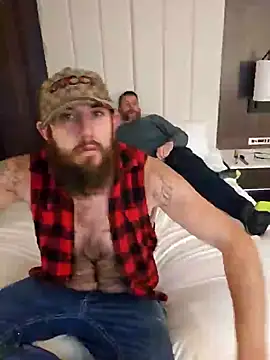 Snapshot of StruggleSnuggles chatting on January 2025 03:04:02 AM StruggleSnuggles online show from January 2025 03:04:02 AM