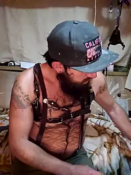 Snapshot of StruggleSnuggles chatting on October 2025 08:38:01 AM StruggleSnuggles online show from October 2025 08:38:01 AM