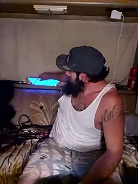 Snapshot of StruggleSnuggles chatting on November 2025 02:57:02 AM StruggleSnuggles online show from November 2025 02:57:02 AM