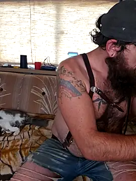 Snapshot of StruggleSnuggles chatting on November 2025 07:02:02 PM StruggleSnuggles online show from November 2025 07:02:02 PM