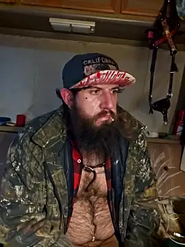 Snapshot of StruggleSnuggles chatting on November 2025 11:21:01 AM StruggleSnuggles online show from November 2025 11:21:01 AM