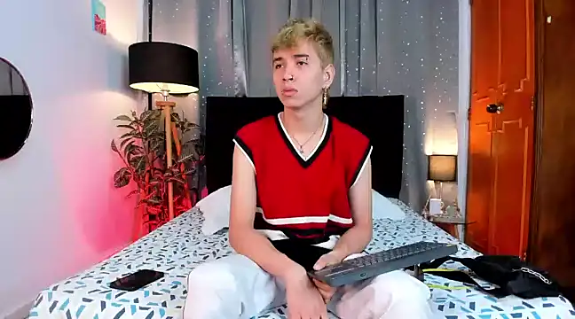 Snapshot of Brian-Ausslos chatting on January 2025 04:36:02 AM Brian-Ausslos online show from January 2025 04:36:02 AM